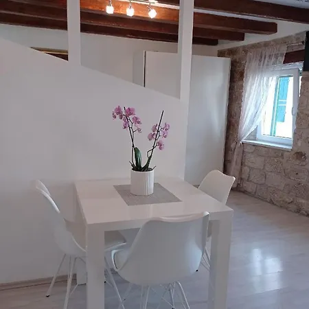 Studio Makala Apartment Trogir